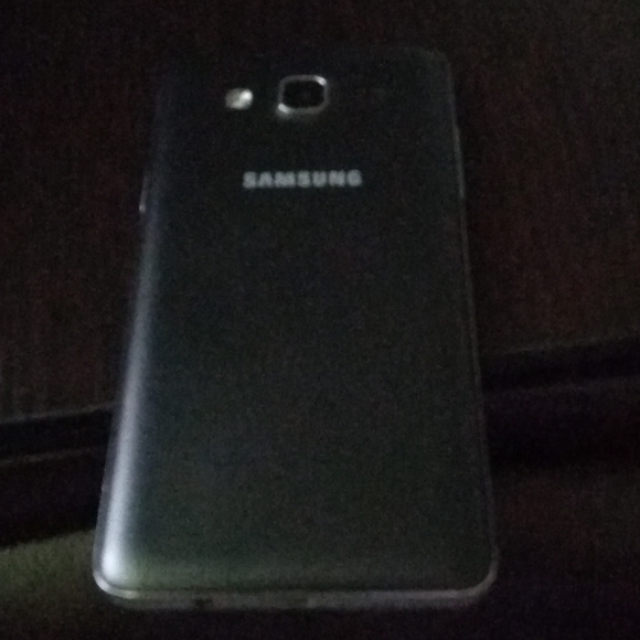 My Samsung cell phone - Picture 8 of 8